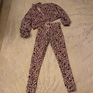 Workout set forever 21 ( jacket/ leggings)